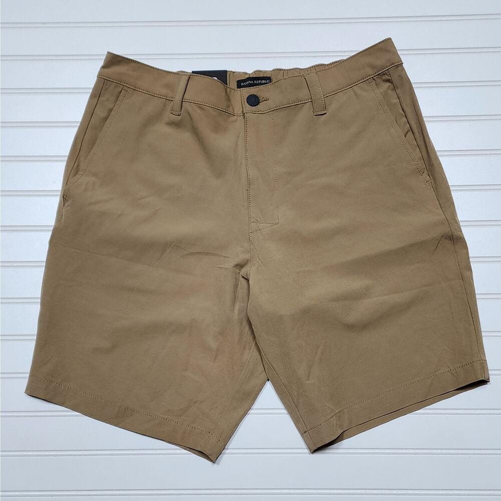 NWT Banana Republic Men's Comfort Flat Front Shorts Size 36 Elmwood